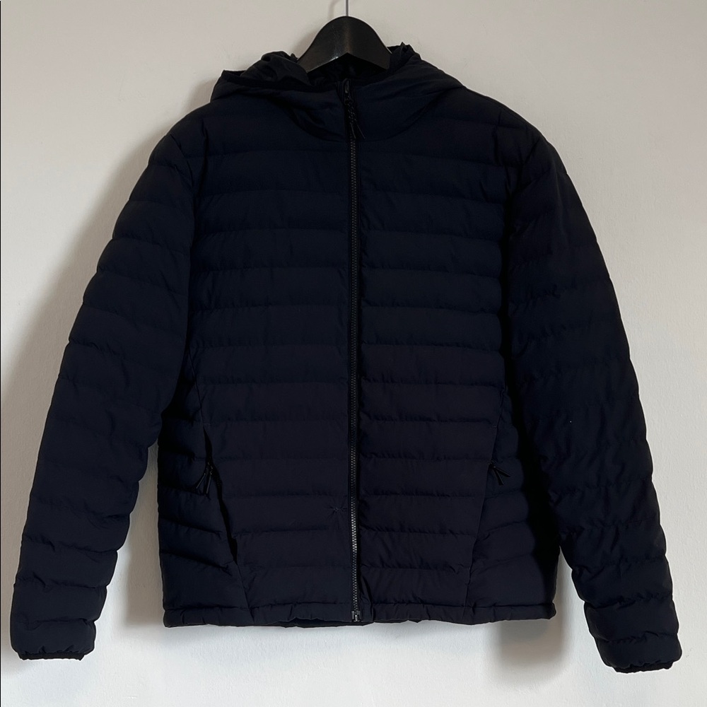 Wind River Men's Black Puffer Jacket Sz.L
